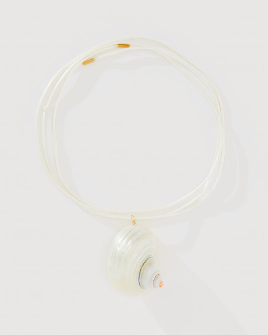 ZALINA SHELL NECKLACE
