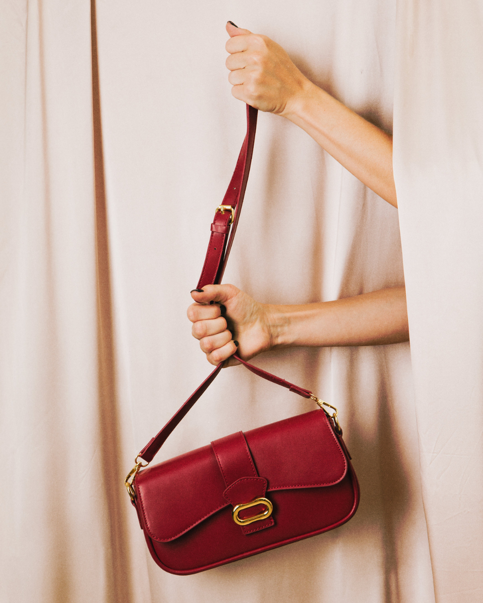 Chain shoulder discount strap handbag
