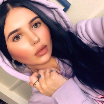 HANNAH BETH ROCKS 8OR IN NEW YOUTUBE VIDEO - 8 Other Reasons