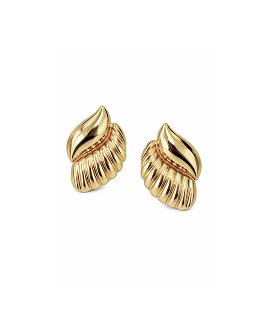 Juni Stud in gold – polished compact stud earring