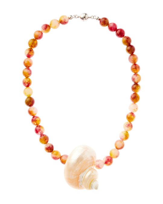 Summer Salt Seashell Necklace in Fuchsia – beaded necklace with shell pendant