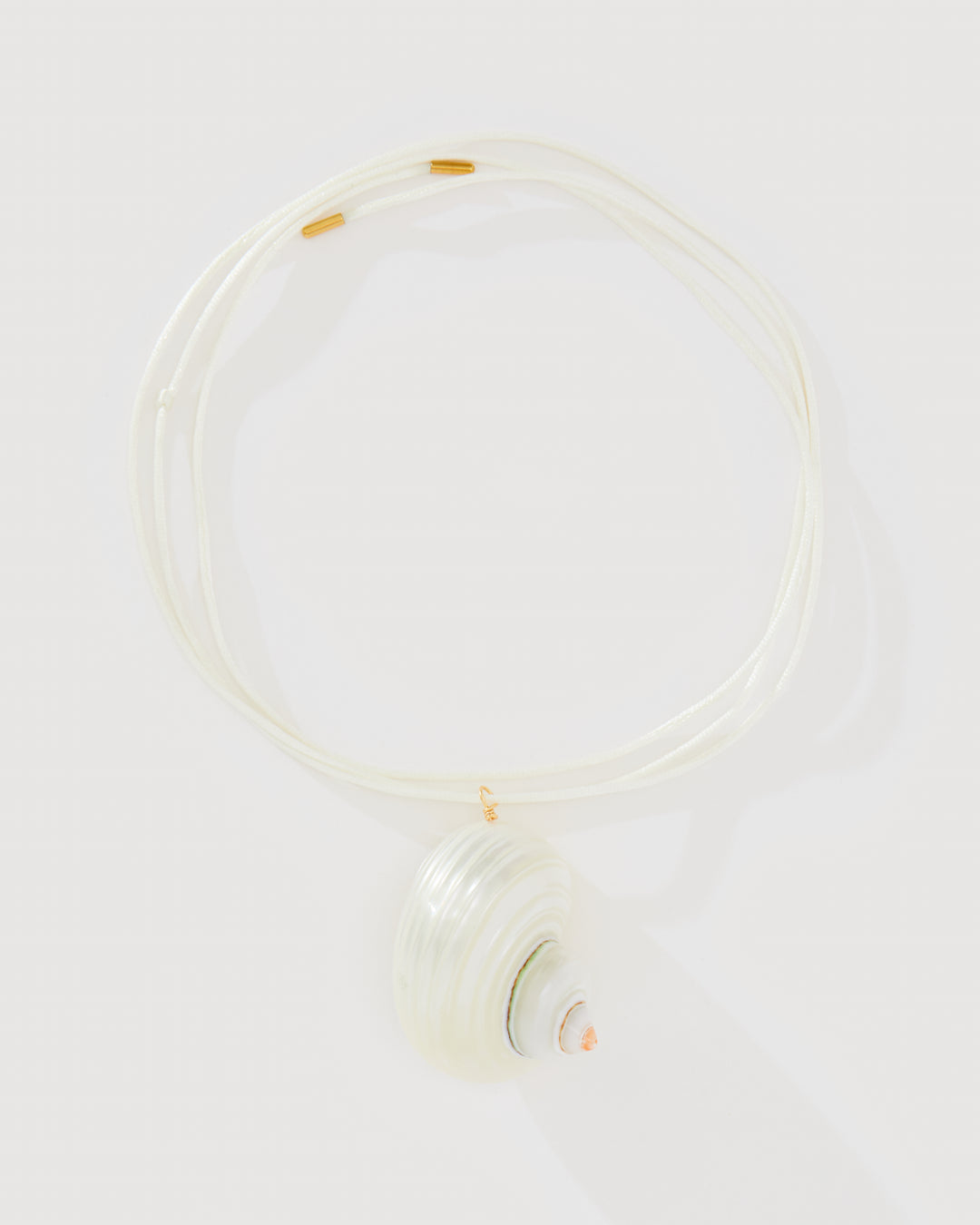 ZALINA SHELL NECKLACE