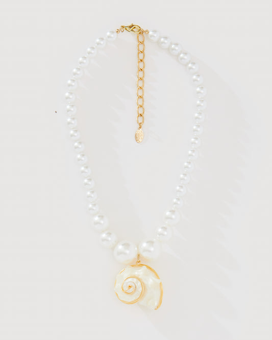 DELPHINE PEARL NECKLACE