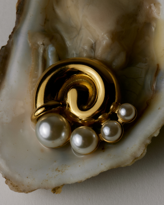 Pearl Puka Stud – shell earrings with faux pearl detailing