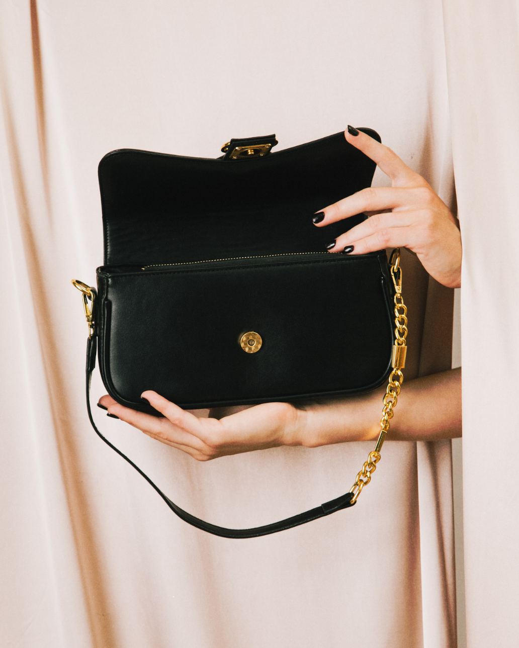 Rebecca Minkoff BLACK Leather Crossbody Handbag w/ Chain Strap - 8.5