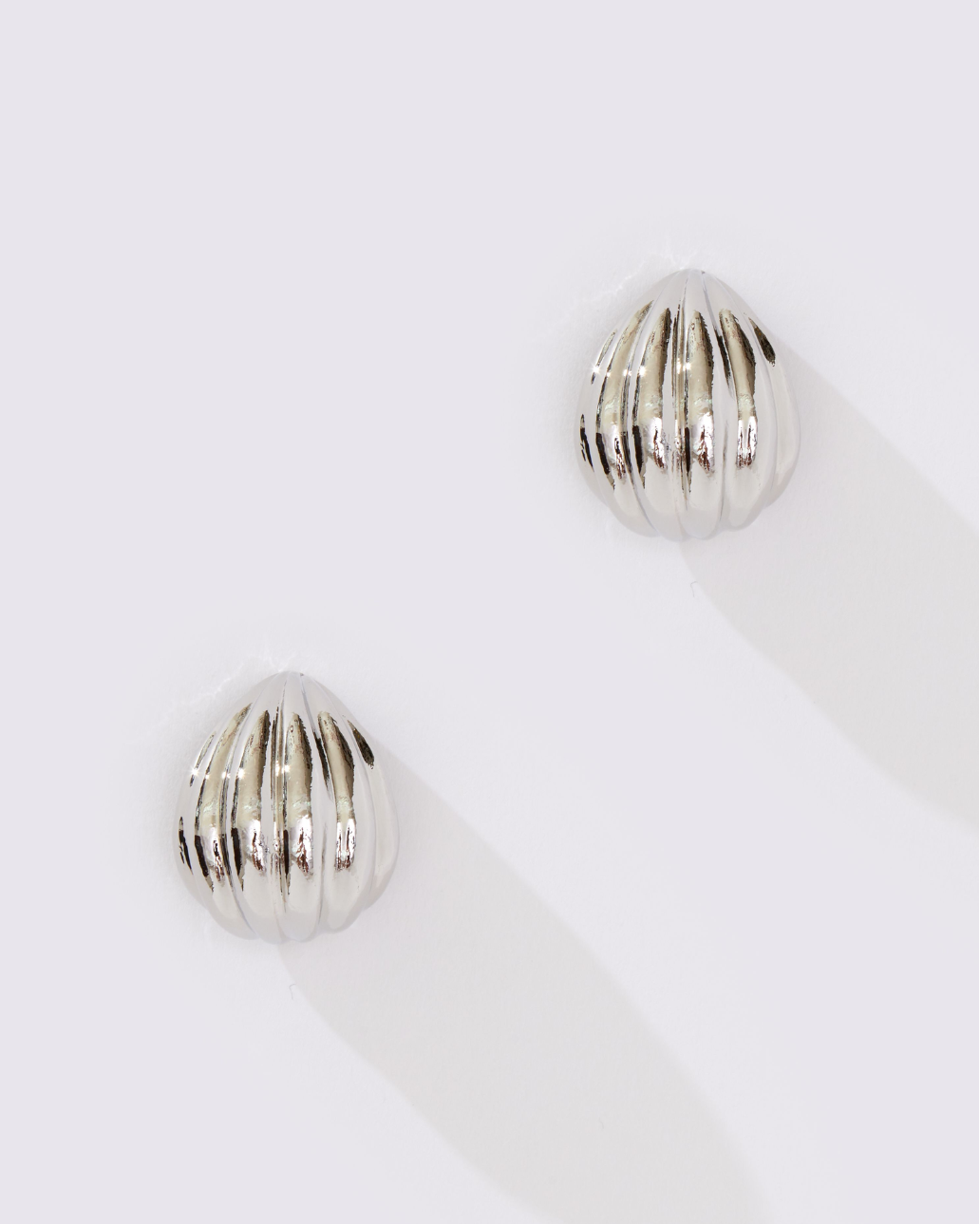 SHELL HOOP EARRING
