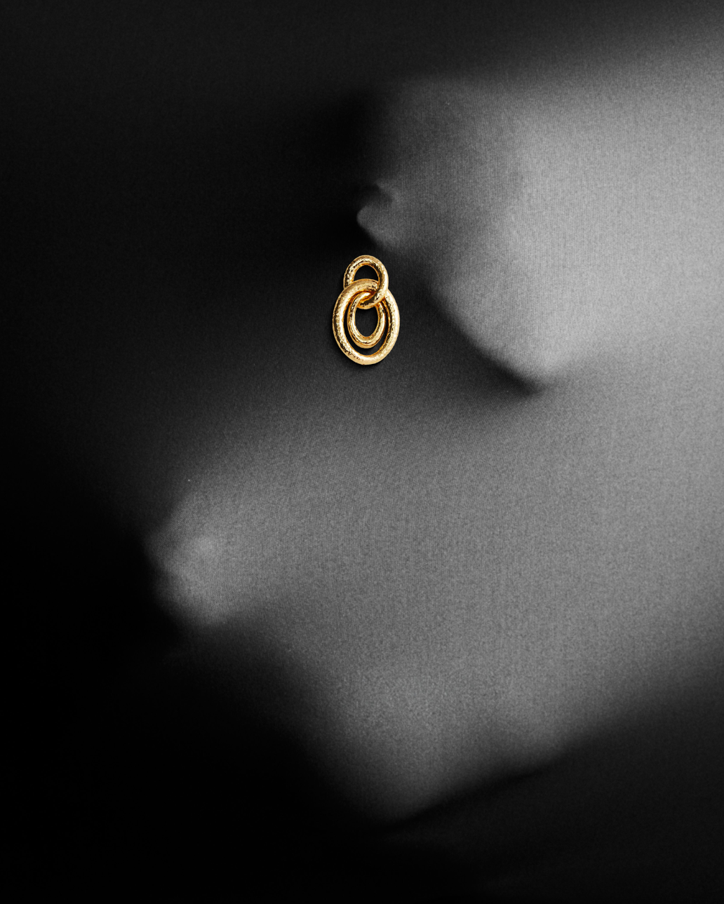 THE ICON EARRING