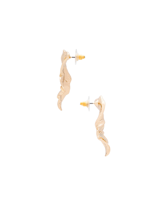 Leaf Earring in gold – alternate view of leaf silhouette