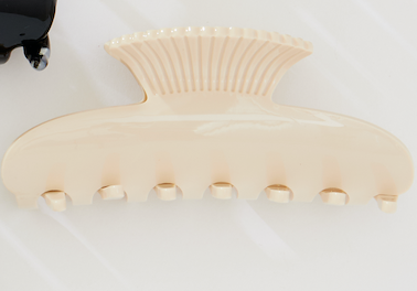 SHELL CLAW CLIP