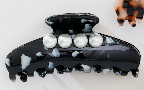 PEARL CLAW CLIP