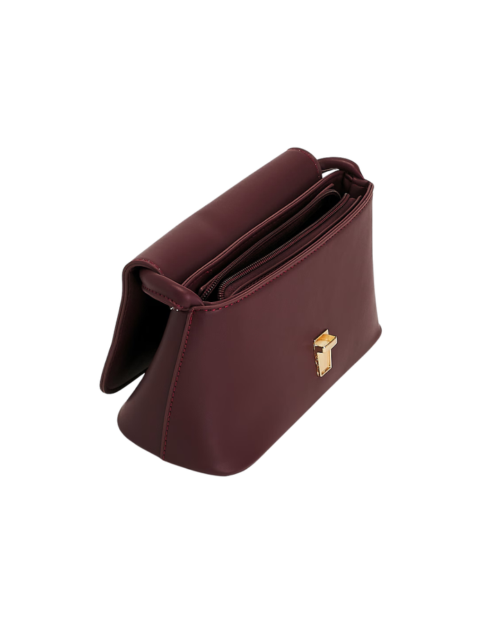 THE CLASSIC SHOULDER BAG