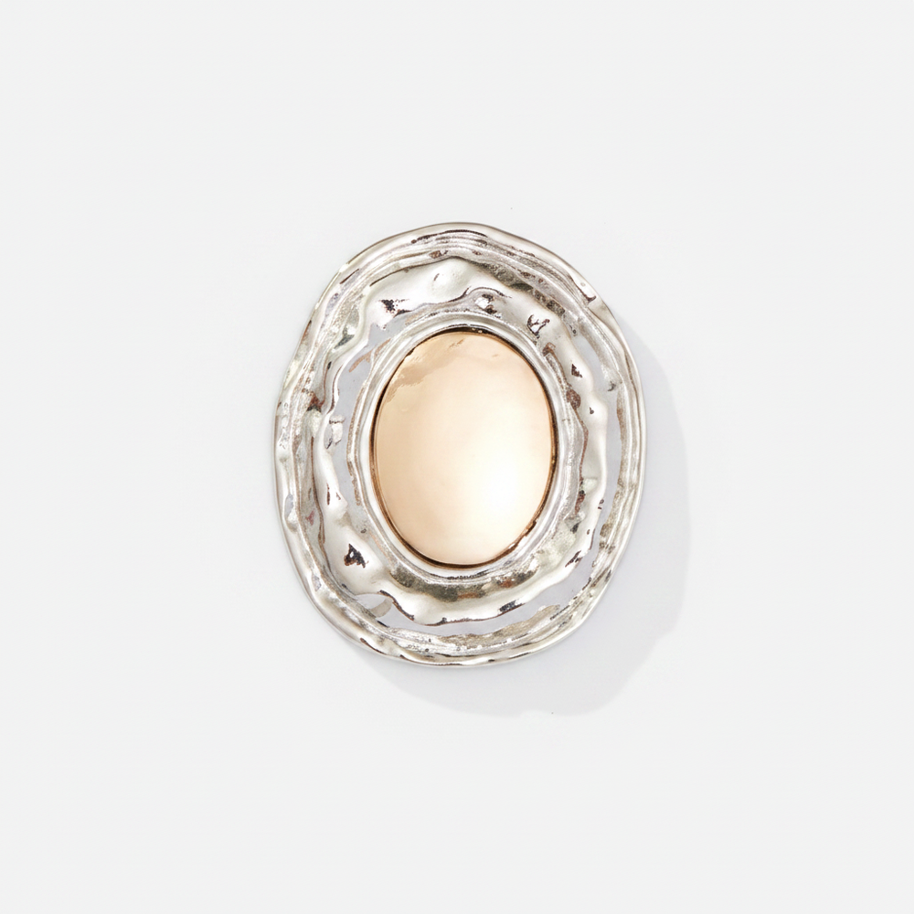 Moira Earring – Close-up