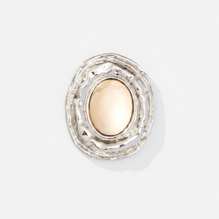 Moira Earring – Close-up