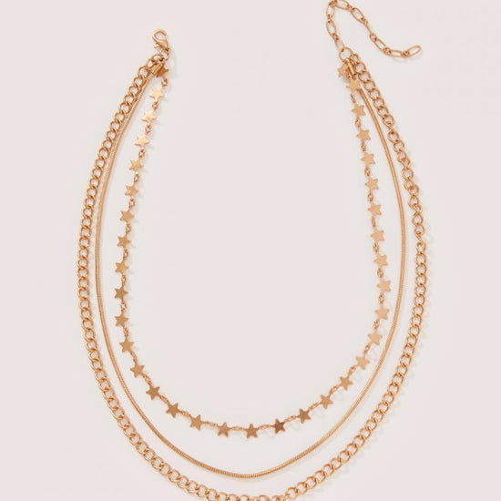 Tri pre-layered necklace. Chain with star pendant, France chain and cable chain. Necklace measurements Star chain, 15.4 inches, Franco chain 15 inches, and cable chain 18 inches.
